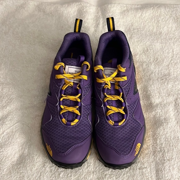 North Face Ladies tennis shoes - Picture 1 of 11